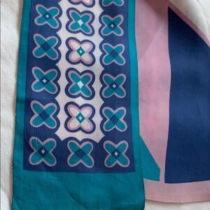 Vintage 2 sided lavender blue floral mod scarf